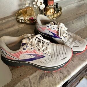 Brooks Ghost Women's Running Shoes - White and Purple